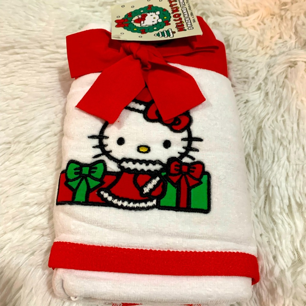 NWT Christmas Hello Kitty 2 Pack Hand Towels